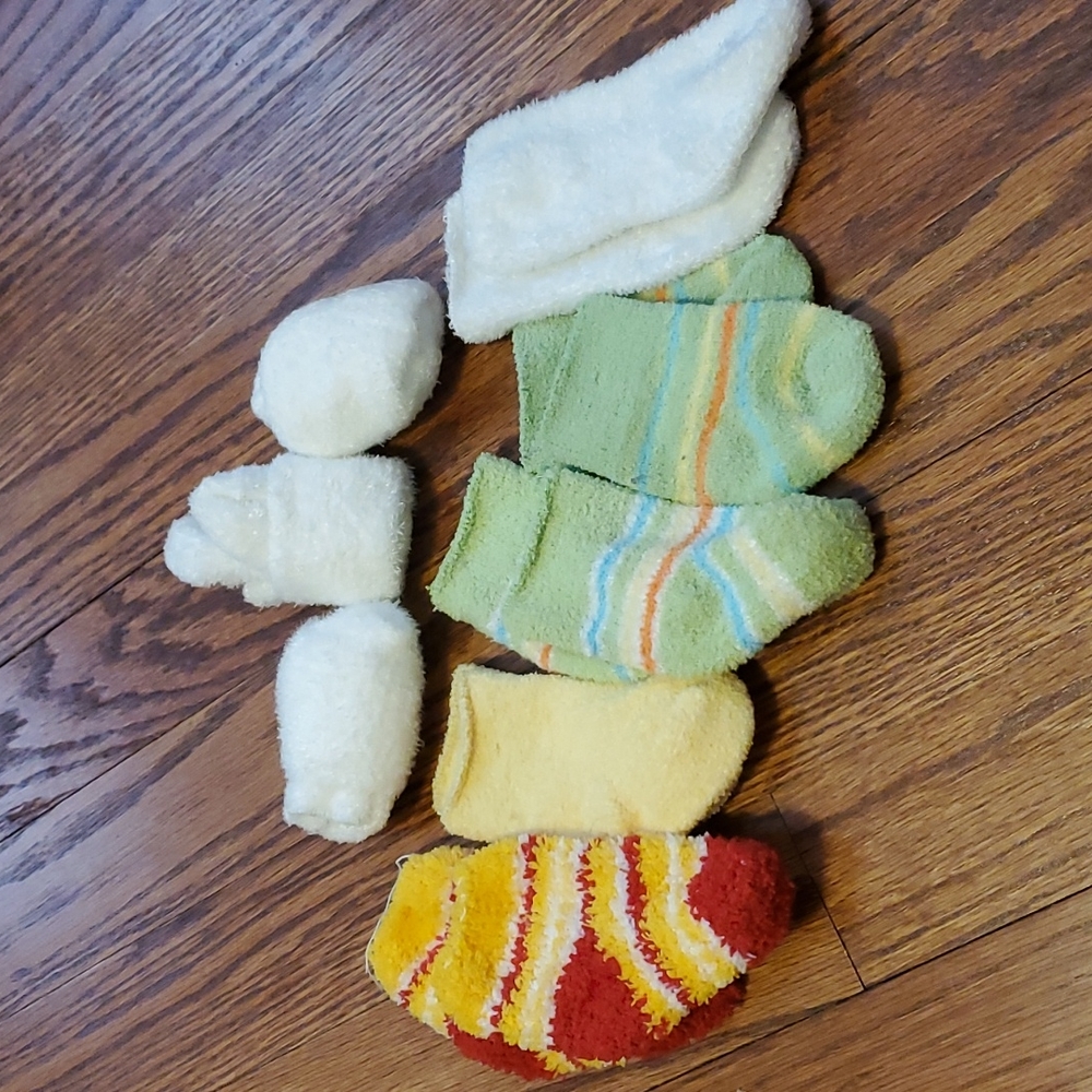 Fuzzy Newborn Infant Socks (8 pairs)